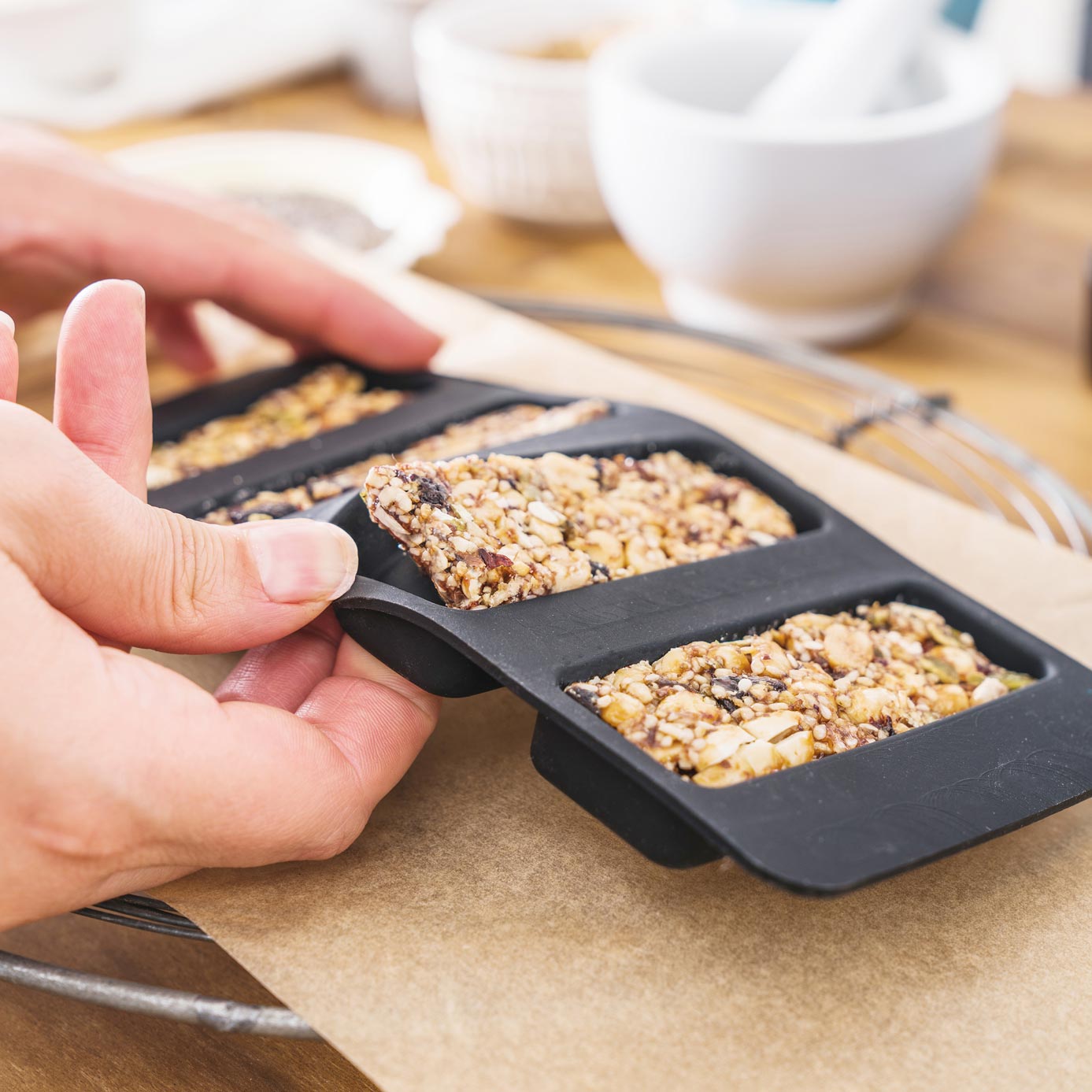 2 muesli bar moulds for 8 homemade bars