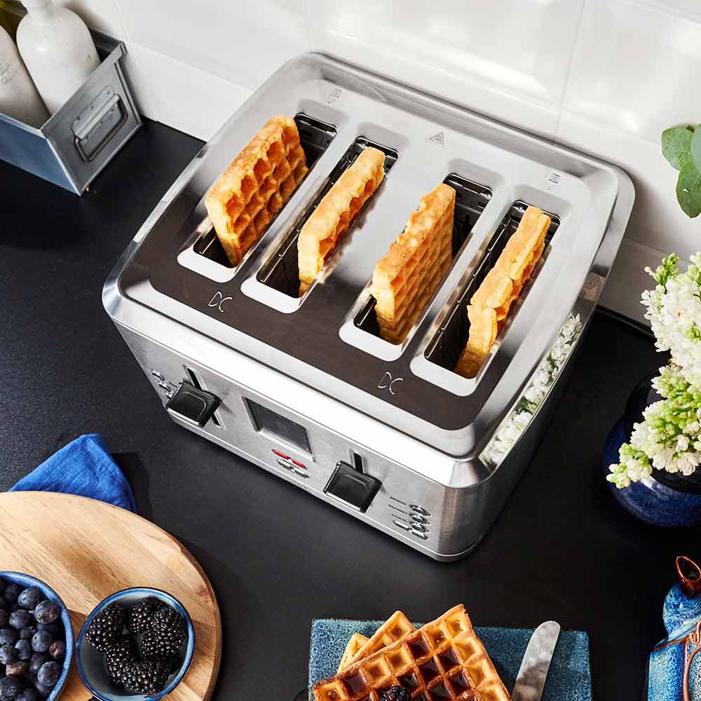 Extra-wide toast slots, also suitable for hamburger buns