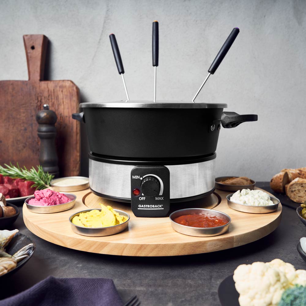 Non-stick coated fondue pot, 1.8 litre with lid, dishwasher-safe, continuously adjustable from 40°C to 190°C